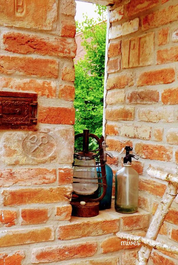 فندق Mives Vendeghaz Pogány المظهر الخارجي الصورة